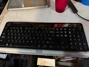Logitech K750 Wireless Solar Keyboard - includes dongle - Black - Afbeelding 1 van 8