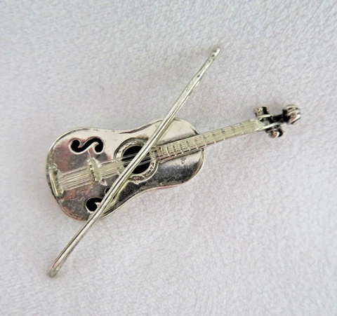 European 800 Solid Silver Cello / Base Instrument with a Bow Figurine Cover