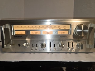 Sintonizador AM/FM Rotel RT-1024 para piezas o reparación enciende sin probar. Foto 1 de 4