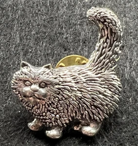 Broche insignia pin ar marrón a40 gato persa de pie peltre marcado - Imagen 1 de 4