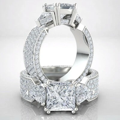 Anillo de compromiso de diamantes de princesa micro pavé de 3 piedras corte trillón GIA H SI2 3,3 quilates Foto 1 de 4