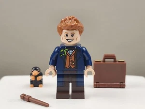 Lego Newt Scamander Minifigure Harry Potter 71022 and Accessories - Picture 1 of 9