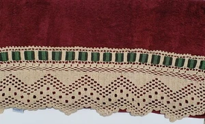 Fieldcrest Royal Velvet Hand Crocheted Green Satin Bath Towel 29.5" x 56.5" - Picture 1 of 9