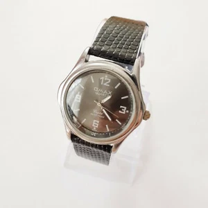 Qmax 37mm Quartz Waterproof Watch Black Dial and Watch Strap Silver Tone Case - Picture 1 of 12