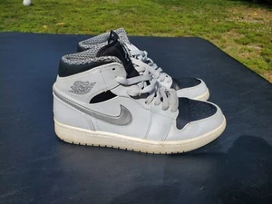 NIKE AIR JORDAN 1 Mid Metallic Silver Grey 554724-032 (Size 8.5 Men's) Pre owned - Picture 1 of 12