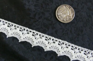 Torchon Edge Lace - NATURAL - 22mm wide - 4 Metre Length Birch K10213 CLUNY - Picture 1 of 2