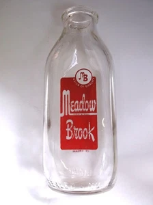 Botella de leche vintage Meadow Brook cuarto de galón rojo piro - Imagen 1 de 12