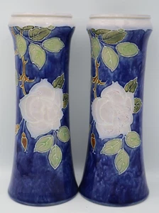 Paar Art Deco Royal Doulton Rosenvasen signiert Florrie Jones um 1920 32,5 cm - Bild 1 von 11
