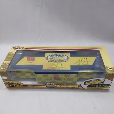 Juego conmemorativo de cuatro autos Nascar Winner's Circle 2008 Daytona 500 1:64 Foto 1 de 4