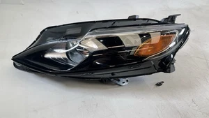 Faro halógeno para conductor izquierdo Chevrolet Malibu 2019-2024 OEM - Imagen 1 de 11