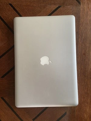 Apple MacBook Pro 15.4" (500GB HDD, Intel Core i7 2a generazione,2,2 GHz,... - Immagine 1 di 4