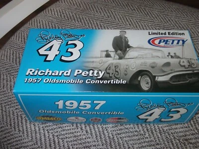 RICHARD PETTY 1/24 #43 1957 OLDS CONVERTIBLE DIECAST - THE KING'S 1ST RACE CAR - Image 1 of 4
