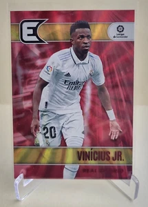 2022-23 CHRONICLES VINICIUS JR. ESSENTIALS RED LASER #169 REAL MADRID - Bild 1 von 2