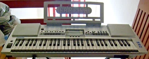 FARFISA TK88 - TASTIERA / PIANOFORTE / ARRANGER MUSICALE + CUSTODIA FLIGHT CASE - Foto 1 di 9