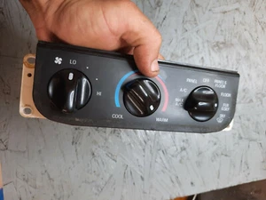 97-03 FORD F-150 A/C HEATER CLIMATE CONTROL TRUCK SUV EXPLORER 98 99 00 01 02 - Picture 1 of 2