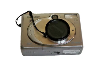 GATEWAY-DC-M42-4.0 MEGA PIXEL DIGITAL CAMERA-SILVER - Picture 1 of 8