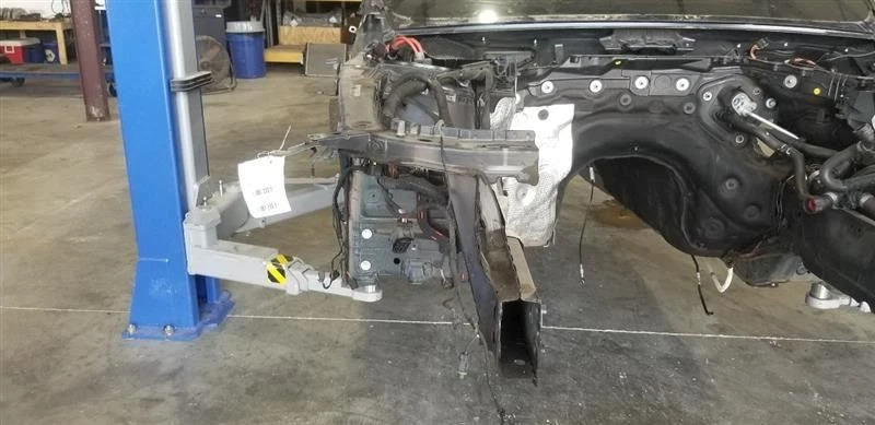 16 BMW M3 F80 FENDER APRON RAIL CUT RIGHT PASSENGER Foto 1 de 4