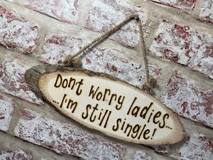 Personalisiertes Hängeschild Hochzeit Page Boy I'm Still Single Plakette - Bild 1 von 9