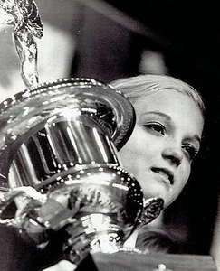 1971 Wire Photo winner of US National Gymnastic Champ trophy gymnast Cathy Rigby - Picture 1 of 2