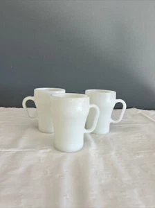 Set Of 3 Vintage Fire King Milk Glass D Handle Coffee Mugs Cups AN1 - Picture 1 of 6