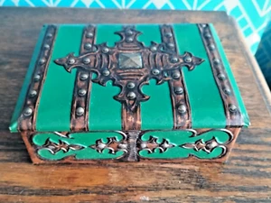 Estilo ataúd de diseño vintage con bisagras de estaño en relieve - Imagen 1 de 4