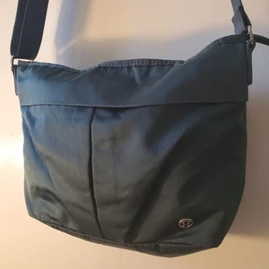 Cartera de mujer Lululemon talla mediana bandolera Muti bolsillo azul profundo nailon cremallera - Imagen 1 de 15
