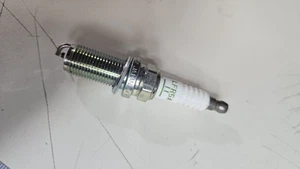NGK V-Power Spark Plug | 6376 - LFR5A-11 | 1 Pack - Imagen 1 de 2