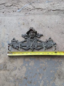 Perchero de pared vintage de hierro fundido con aspecto de espantapájaros 5 ganchos perchero de granero 12" - Imagen 1 de 4