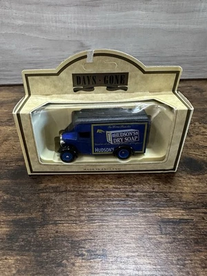 LLedo Days Gone 16031 1934 Dennis Parcels Van Hudsons Soap New Box Damage - Image 1 of 4