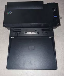 original IBM Docking Station 2631 mit viele Anschlüssen + Schlüßel - Bild 1 von 3
