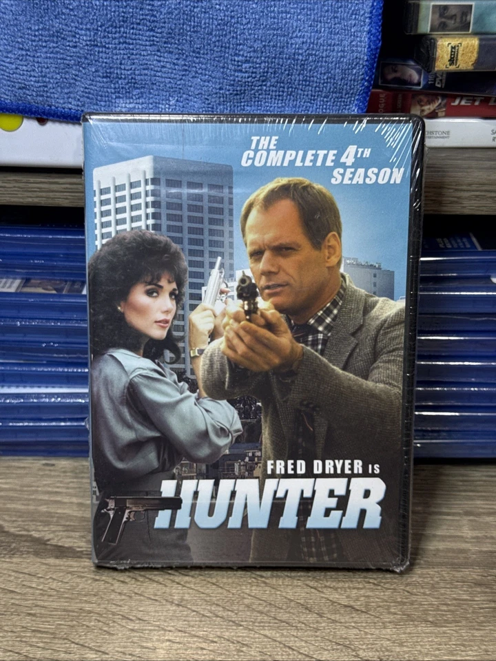 Hunter The Complete 4th Season Fred Dryer DVD 4 Disc Set 2011 Stepfanie Kramer - Image 1 of 3