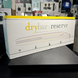 Plancha vibratoria Drybar Reserve ¡NUEVA EN CAJA!  Precio de venta sugerido por el fabricante $190!!! - Imagen 1 de 8