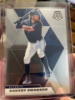 2021 帕尼尼马赛克棒球 # 23 Dansby Swanson 亚特兰大勇士队卡 — 第 1/2 张图片