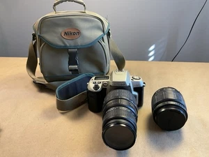 Fotocamera Nikon N60 con 2 obiettivi e custodia - non testata - Foto 1 di 17