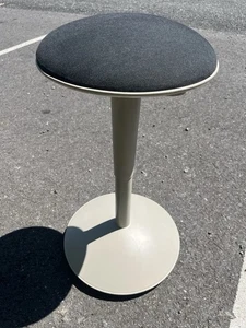 IKEA NILSERIK - Adjustable Height Standing support, black/Vissle dark gray - Picture 1 of 5