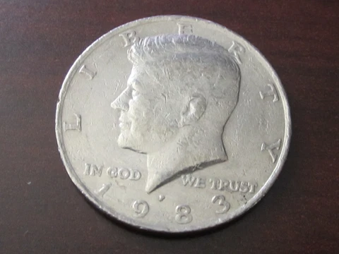 1983 P KENNEDY HALF DOLLAR NICE COIN FREE SHIPPING! KEY DATE Cover