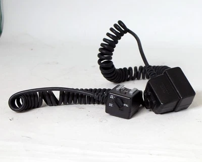 Nikon SC-29 SC29 Flash TTL Remote Cord Cable 35mm SLR Film - Image 1 of 2