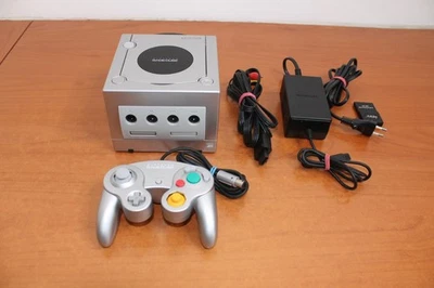 Nintendo GameCube Console Silver / Memory card - GC PAL - Immagine 1 di 4