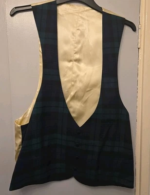 Mens Green Tartan & Cream Waistcoat 40 Inch Chest Excellent Condition - Image 1 of 2