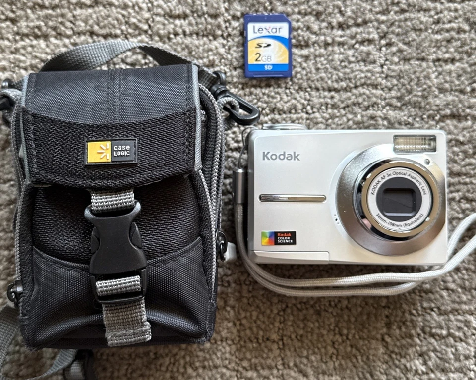 Cámara digital compacta Kodak EasyShare C613 blanca zoom 3x con estuche para tarjeta SD como nueva Foto 1 de 4