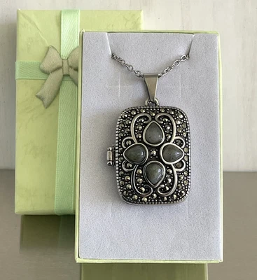 Collar Medallón Labradorita Malgache y Marcasita Suiza Acero Inoxidable 20" Foto 1 de 4