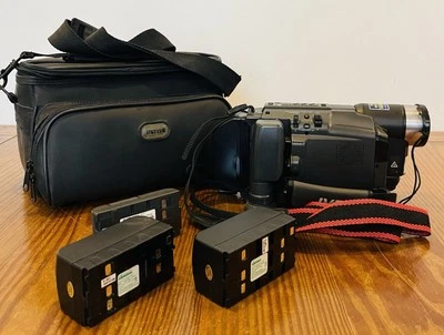 JVC GR-SXM240U Compact VHS Camcorder with 3 Batteries & Case UNTESTED - Image 1 of 4
