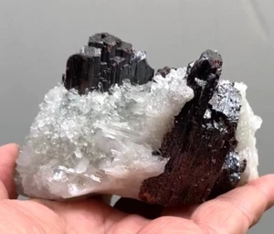 HUEBNERITE BRILLIANT CRYSTALS and FINE NEEDLE QUARTZS from PERÚ.....MASTER PIECE - Picture 1 of 14