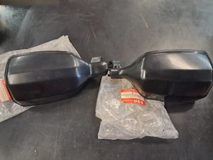 PAAR HANDSCHÜTZER SUZUKI DR 600 650 SCHWARZ SN 41A ORIGINAL NEU - Bild 1 von 9