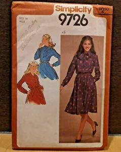 Vintage Simplicity Schnittmuster 9726 Misses Langarm Kleider ungeschnitten Gr. 14 - Bild 1 von 4