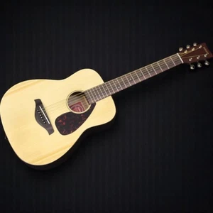 Yamaha Jr2 NT Mini Acoustic Guitar Spruce/Mahogany with Gig Bag - Picture 1 of 10