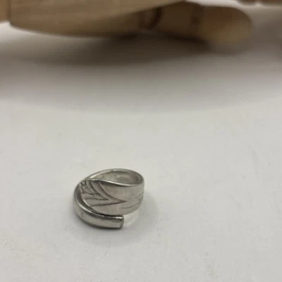 Vintage  Spoon Ring Rogers Bro Silver Plate Repurposed Flatware Size 8 IS - Image 1 of 4