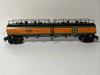 MTH 20-96010 - 20K Gallon 4 Compartment Tank Car - BNSF #12688 - O Scale - Image 1 of 4