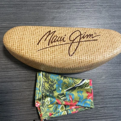 Maui Jim, Estuche Rígido, Estuche para Gafas de Sol Patrón Bambú con Bolsa para Ropa Foto 1 de 4