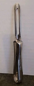 THE PAMPERED CHEF FLOATING BLADE ALUMINUM POTATO VEGGIE FRUIT PEELER SWEDEN - Picture 1 of 4